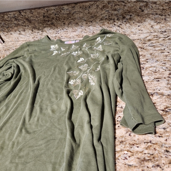 Quacker Factory 3X Green Leaf Beaded Knit Top St. Patrick's Day Shirt - Picture 2 of 6